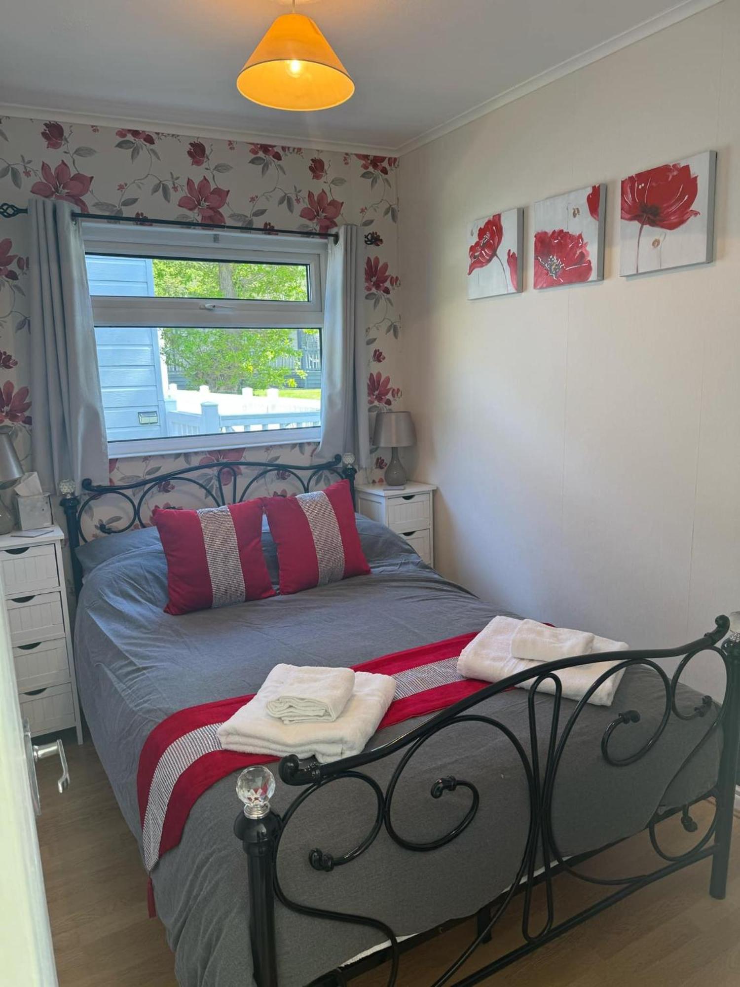 Whispering Creek Hotell New Quay  Exteriör bild